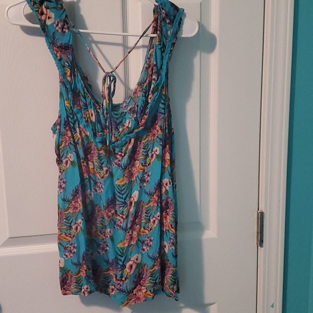 Top - Picture 2 of 2